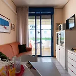 Cozy With A Balcony With Sea Side View Μπιμπιόνε