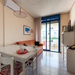 Διαμέρισμα Cozy With A Balcony With Sea Side View