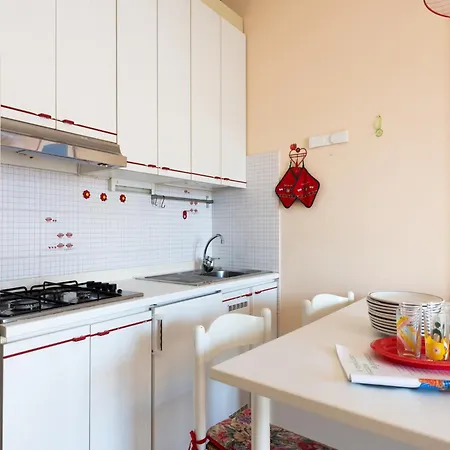 Cozy With A Balcony With Sea Side View Apartmán *