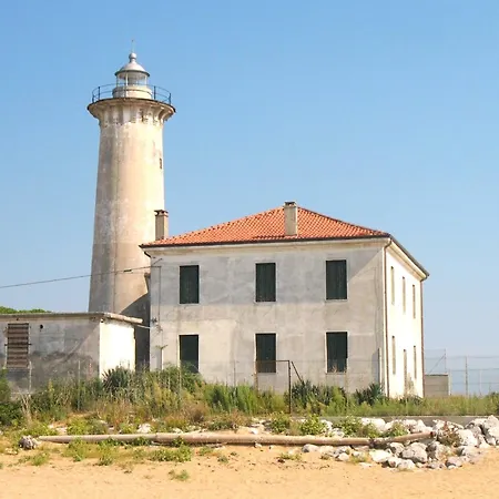Cozy With A Balcony With Sea Side View