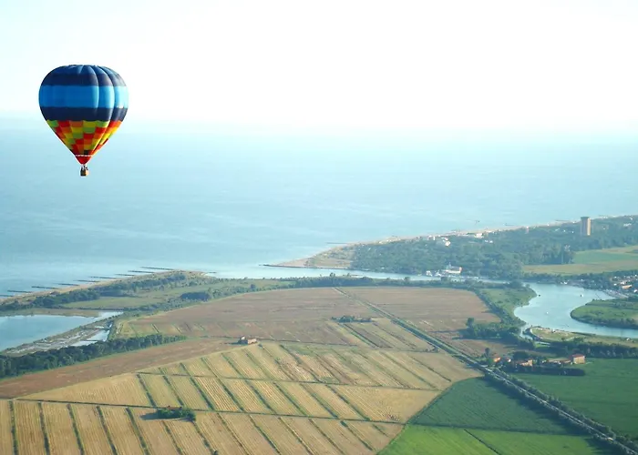アパート Cozy With A Balcony With Sea Side View *